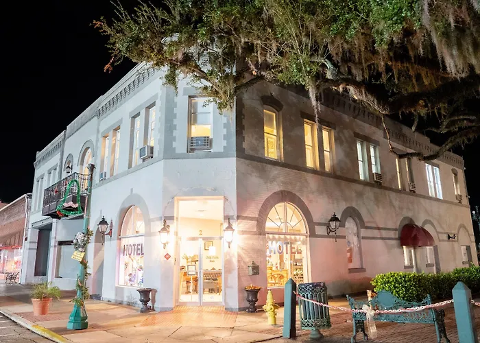 Arcadia Dog Friendly Lodging and Hotels