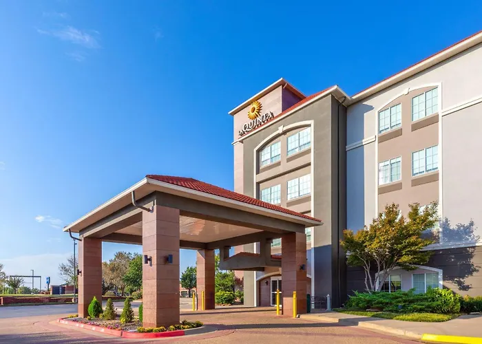 Moore Dog Friendly Hotels