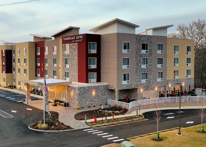 Clinton Dog Friendly Lodging and Hotels