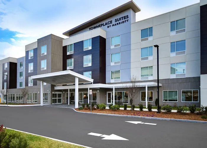 Fall River Dog Friendly Hotels