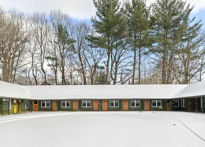 Hillsdale Motels