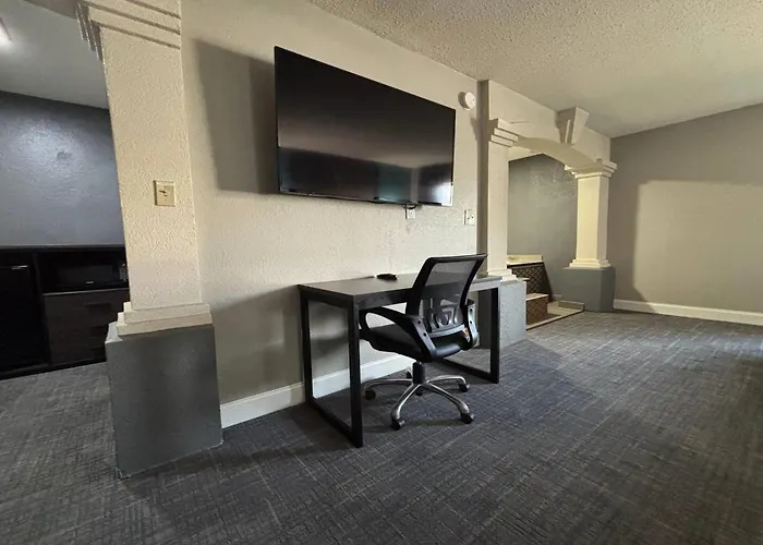Belleville Dog Friendly Hotels