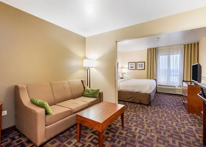 Aurora Dog Friendly Lodging and Hotels
