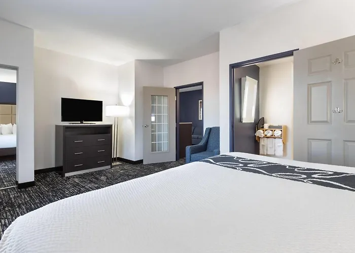 Paris Dog Friendly Lodging and Hotels