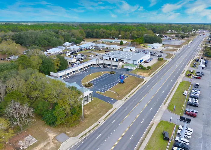 Moultrie Dog Friendly Lodging and Hotels