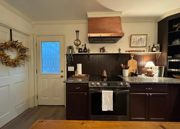 Chesterfield Dog Friendly Lodging and Hotels