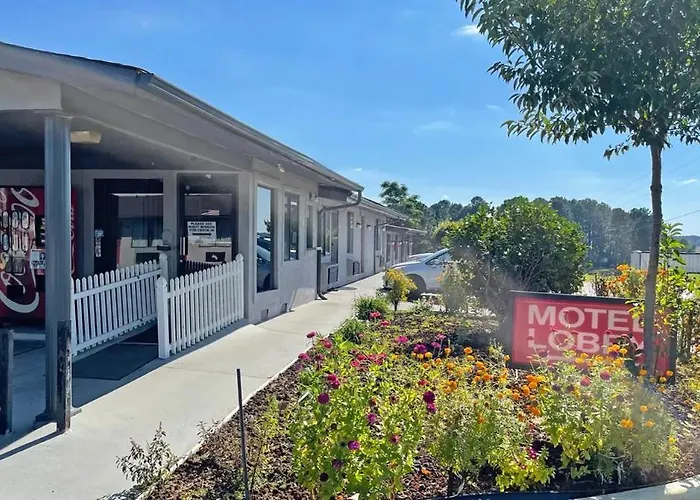 Thomson Motels