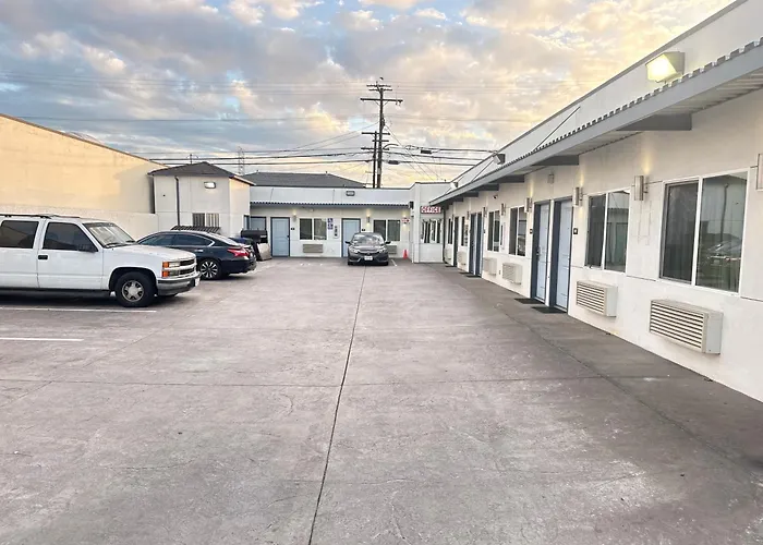 South Gate Motels