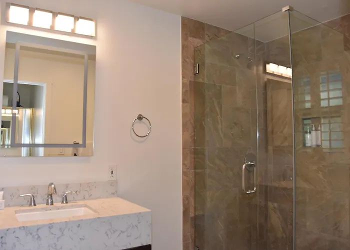 Santa Barbara Dog Friendly Lodging and Hotels