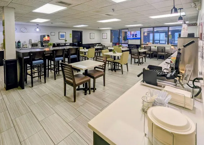 Warrensburg Dog Friendly Lodging and Hotels