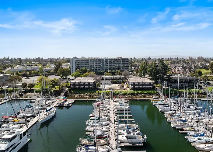 Alameda Dog Friendly Lodging and Hotels
