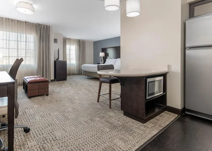 Corona Dog Friendly Hotels