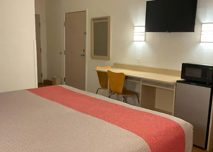 Pearl Motels
