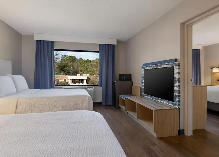 Cornelius Dog Friendly Lodging and Hotels