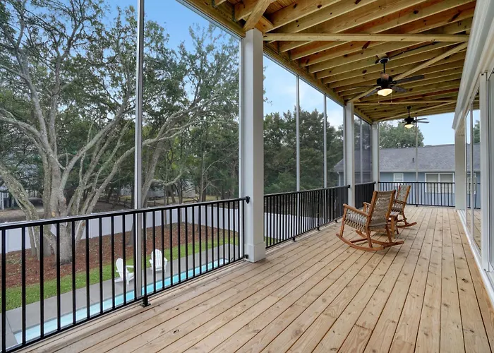 Litchfield Dog Friendly Lodging and Hotels