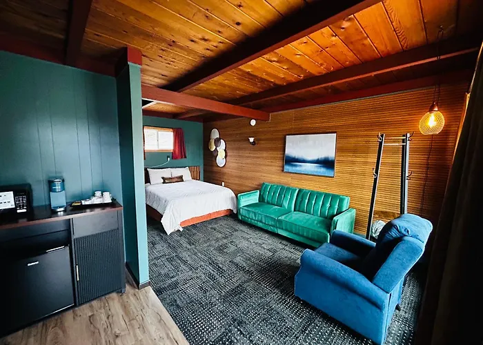 Charlevoix Motels