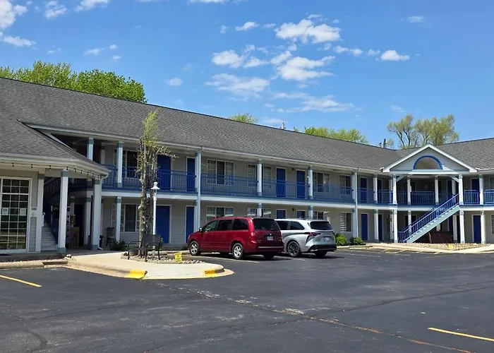 Cudahy Motels