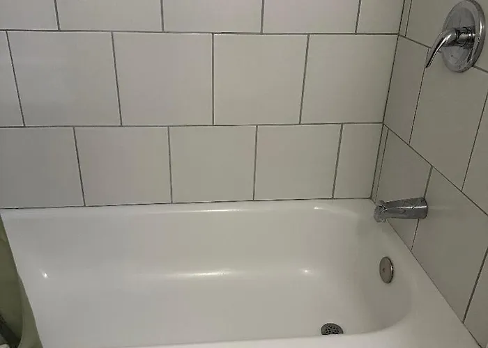 South Windsor Motels