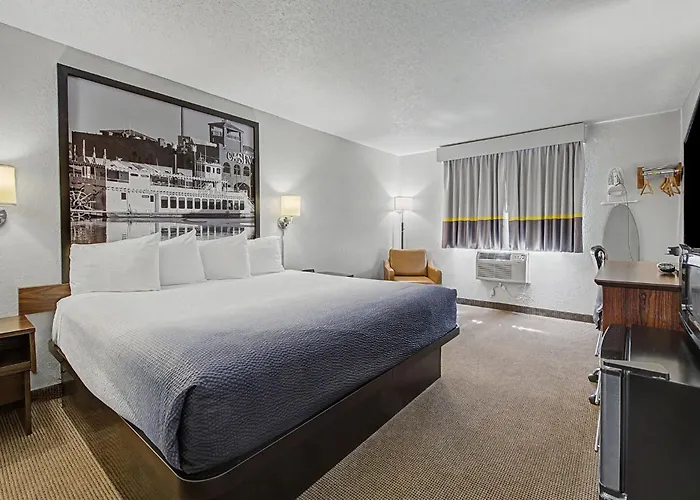 Dubuque Motels