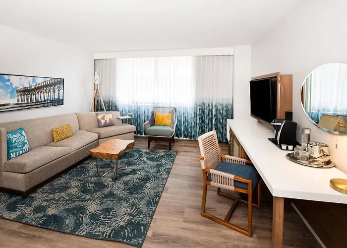 Newport Beach Dog Friendly Lodging and Hotels