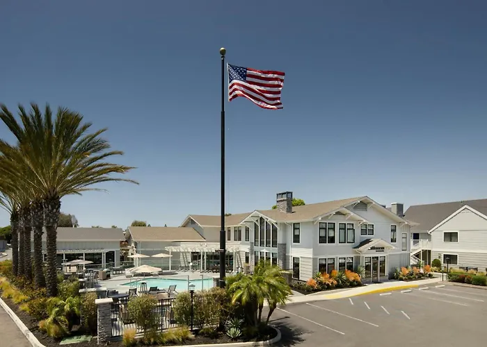 Manhattan Beach Dog Friendly Hotels