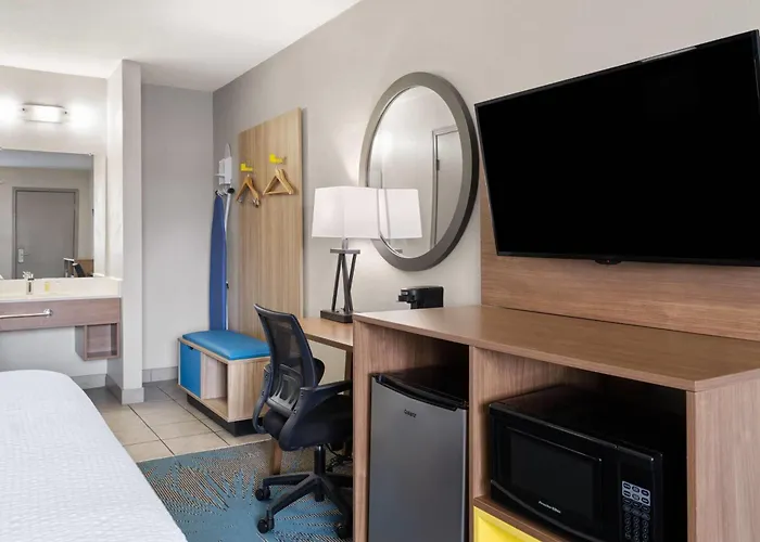 Whitesboro Motels