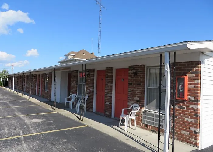 North Olmsted Motels