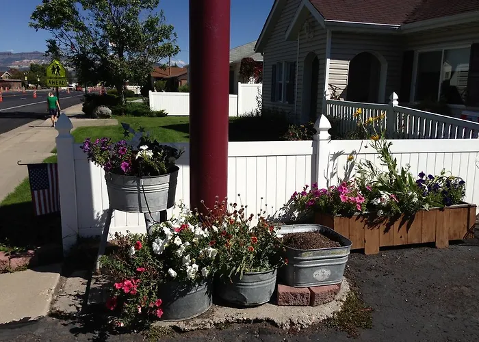 Panguitch Dog Friendly Lodging and Hotels