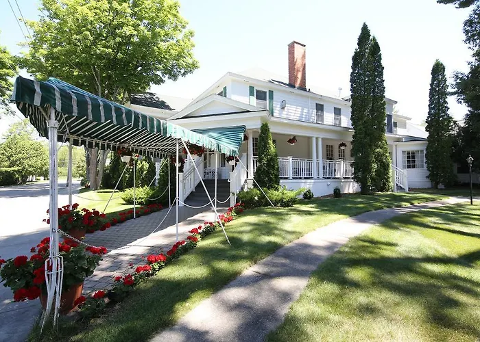 Harbor Springs Motels