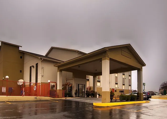 Clinton Motels