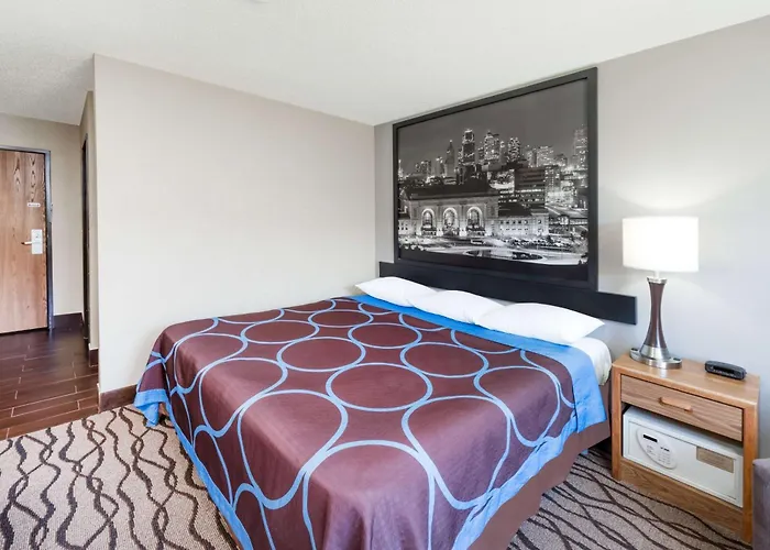 Eminence Motels