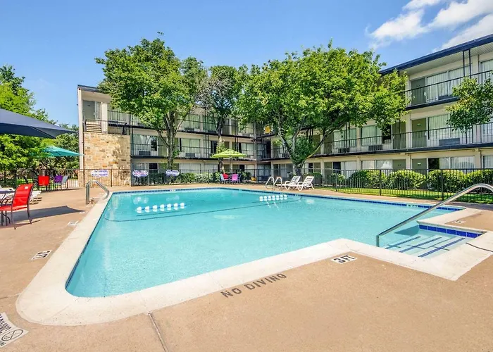 Farmers Branch Motels
