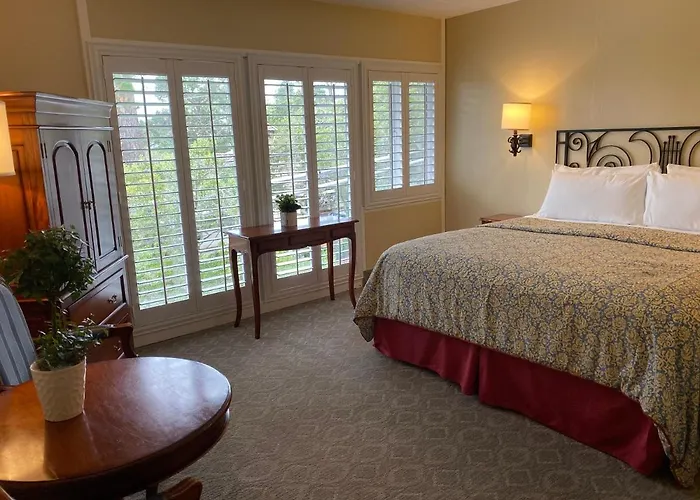 Carmel-by-the-Sea Boutique Hotels